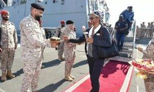 Sudan fighting: Special forces airlift US diplomats from Sudan