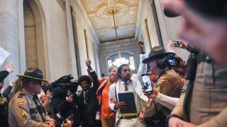 Tennessee statehouse expels Democrat for gun control protest