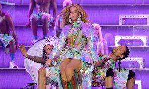 Beyoncé Cardiff concert: Fans arrive from around the world