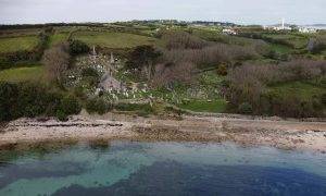 Isles of Scilly churchyard volunteers uncover buried tales