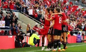 Marc Skinner Man Utd need 'two great swings' to win first WSL title