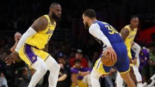 NBA play-offs: LA Lakers' late charge puts champions Golden State close to elimination