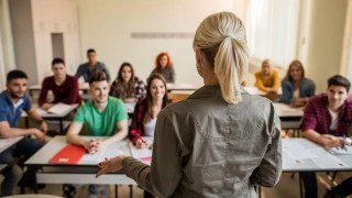 College lecturers' pay offer unacceptable - union