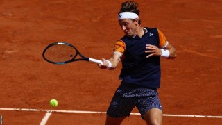 French Open 2023 results: Casper Ruud through to third round, Jannik Sinner loses five-set epic