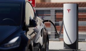 GM wants to adopt Tesla’s charging network as ‘the standard’