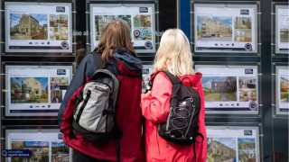 Mortgages to go up by average of £2,900 a year for 800,000, says Resolution Foundation