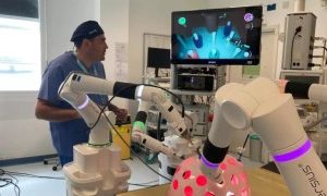 New surgical robot used for first procedures in Swindon