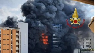 Rome One dead as huge fire sweeps through high-rise building