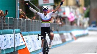 Giro d’Italia Donne 2023: Defending champion Annemiek van Vleuten claims 100th stage win