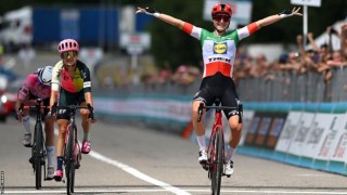 Giro d'Italia Donne 2023 Elisa Longo Borghini claims emotional home win on stage four