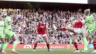 Jen Beattie: Arsenal defender signs new contract after overcoming cancer