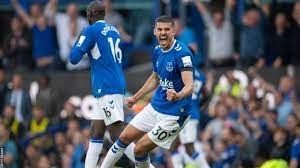 Leicester City Foxes sign Wolves' Conor Coady & Tottenham's Harry Winks on three-year deals