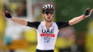 Tour de France Britain's Adam Yates beats twin Simon to win stage one