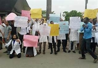 As a LUTH colleague collapses and dies after being overworked and placed on duty for three days, doctors in Lagos State threaten to strike.