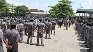 Nigerians will begin removing items from Cotonou ports, according to customs