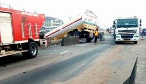 the Lagos-Ibadan road is congested as a truck carrying diesel crashes.