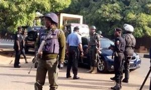 A Lagos family objects to armed cops occupying their landJPEG