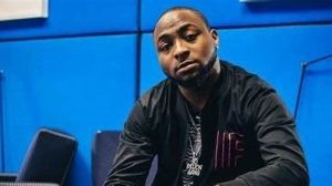 Angry with Samklef for posting the footage of his wife and the twins, Davido rips into him.