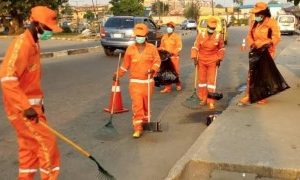 Sanwo-Olu Appreciates City Street Sweepers With Bonus For Their Critical Role In Keeping Lagos Clean