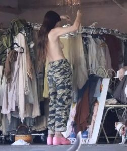 Bruce Willis’ Daughter Strips Off In Middle Of LA Shop 