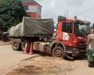 Female Truck Driver Blocks Highway To Protest Harassment By Touts In Abia