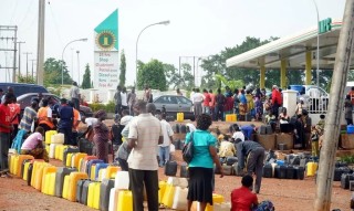 Fuel Rises To ₦‎1,300/Litre As Depots Run Dry