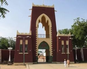 Kano Residents In Fear As Armed Hoodlums Camp At Emir’s Palace