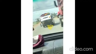 Moment Police Chased And Shot At Truck Driver’s Tyres As He Refused To Stop (video)