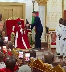 Oba of Benin receives two looted artefacts from U.S.