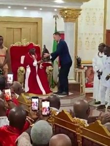 Oba of Benin receives two looted artefacts from U.S.