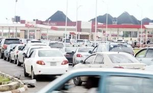 Queues Spread As Petrol Hits ₦‎1,100/Litre In Abuja, Others