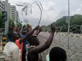 Abuja Protesters Overrun Federal Secretariat Complex, Defying Security Crackdown