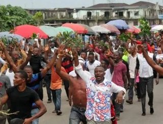 Angry Youths Burn Down Bauchi Palace Over Fresh Killing