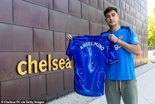 Chelsea announce their 8th summer signing as defender Aaron Anselmino joins from Boca Juniors