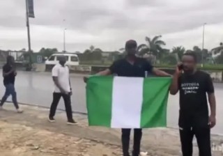 #EndBadGovernance Protesters Converge In Front Of The Popular Port Harcourt Pleasure Park in Rivers State (video)