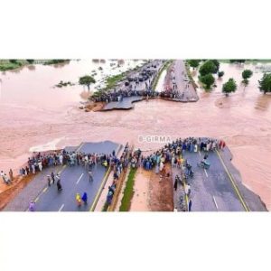 Flood Cuts Off Kano-Maiduguri Expressway (Photos)