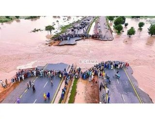 Flood Cuts Off Kano-Maiduguri Expressway (Photos)