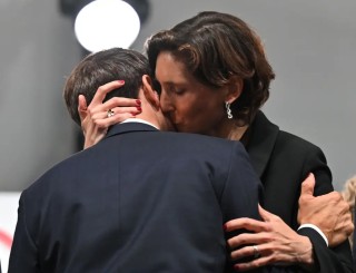 French President Macron’s ‘steamy’ embrace and kiss with his sports minister at the Olympics raises eyebrows (photos)