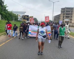 Lady Leads Oyo Residents In Hardship Protest (Photos)