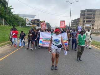 Lady Leads Oyo Residents In Hardship Protest (Photos)