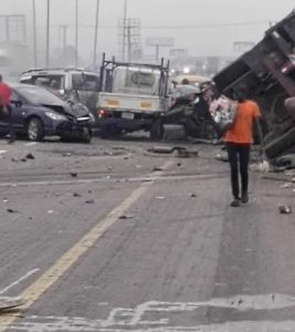 Many injured as multiple vehicles collide with truck on Lagos-Ibadan Expressway (video)