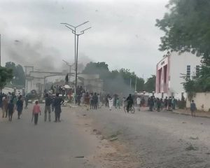 Protesters Lit Bonfire In Front Of Kano Government House