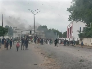 Protesters Lit Bonfire In Front Of Kano Government House