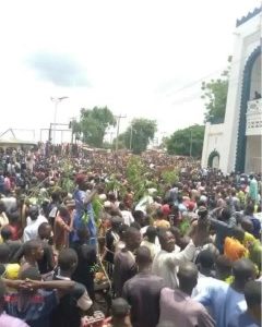 Protesters Storm Sultan Of Sokoto Palace