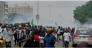 Protesters Storm Zamfara Government House, Urge End To Poverty