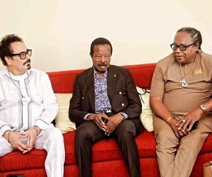 Sunny Ade, Tee-Mac, Oritz Wiliki & Kenny Ogungbe Visit Onyeka Onwenu’s Family