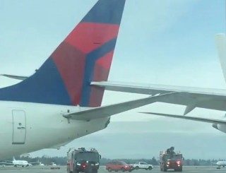 Delta and Japan Airline planes collided at Seattle airport (video)