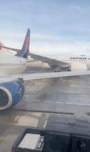 Delta and Japan Airline planes collided at Seattle airport (video)