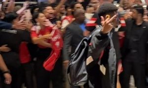 Amad Diallo shows middle finger to Man United fans after vile abuse during the club post-season tour in Malaysia (video)