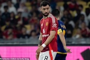 Bruno Fernandes’ agent holds talks with Al Hilal over potential £200m Saudi mega move
